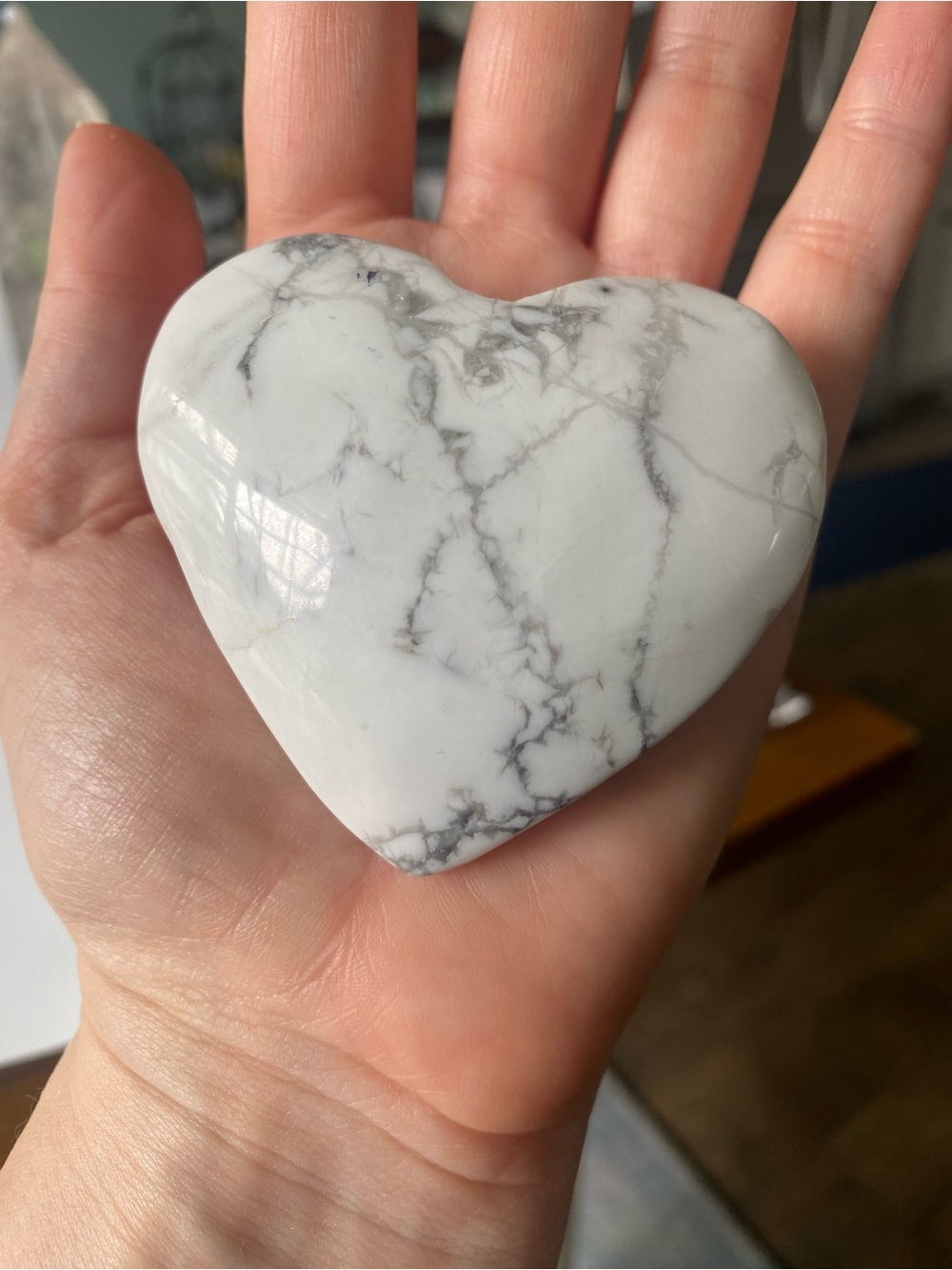 Howlite Puffy Heart Palm Stone - White with Gray Veining